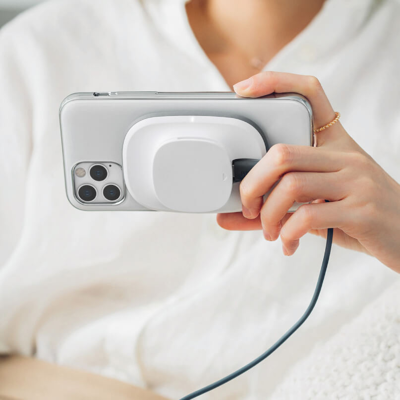 Moshi SnapTo Magnetic Wireless Charger w/ Wall Mount Kit (Grey